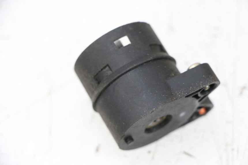 photo de COUPE CONTACT PEUGEOT SATELIS 125 (2006 - 2009) - Autre angle de vue