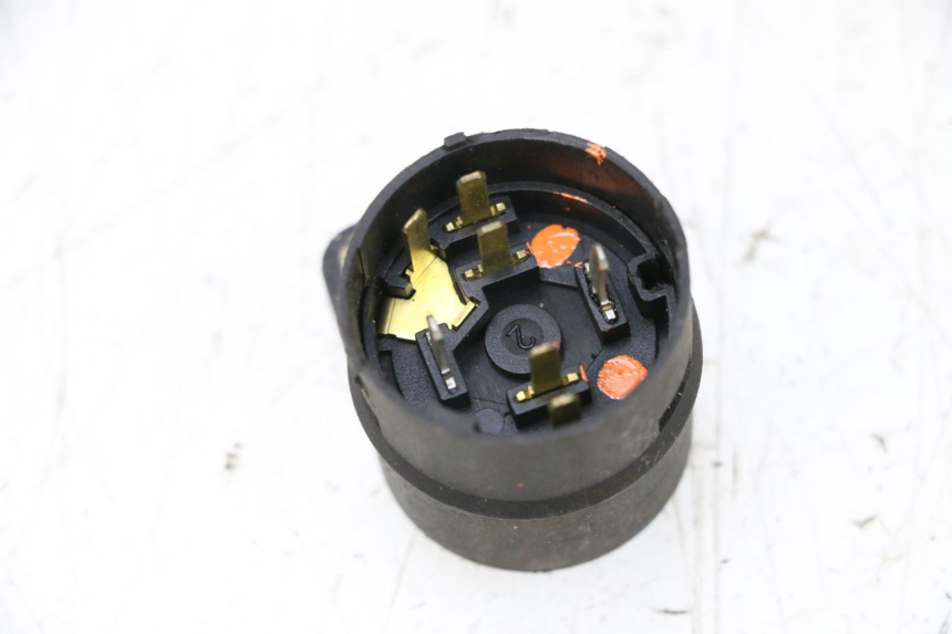 photo de COUPE CONTACT PEUGEOT SATELIS 125 (2006 - 2009) - Gros plan technique