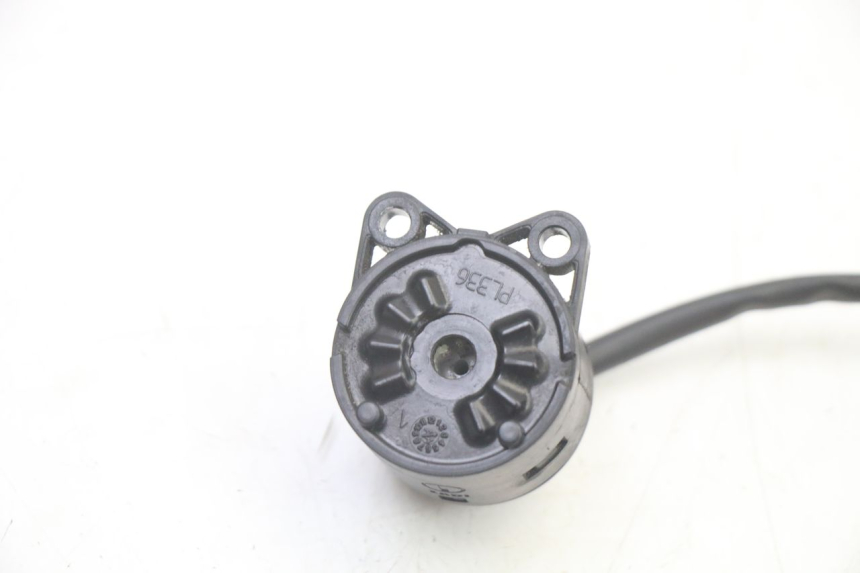 photo de COUPE CONTACT APRILIA SCARABEO GT TOURING 125 (1999 - 2005) - Détail de la pièce