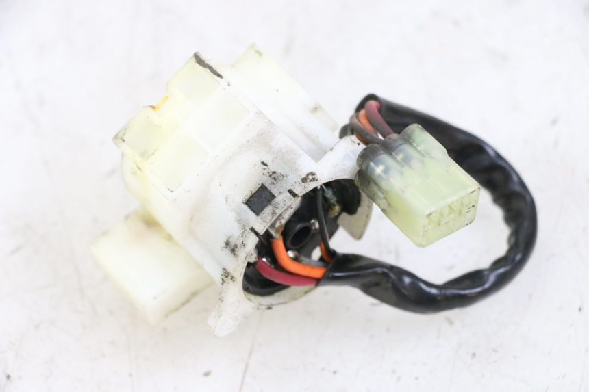 photo de COUPE CONTACT SUZUKI BURGMAN 125 (2015 - 2017) - Gros plan technique