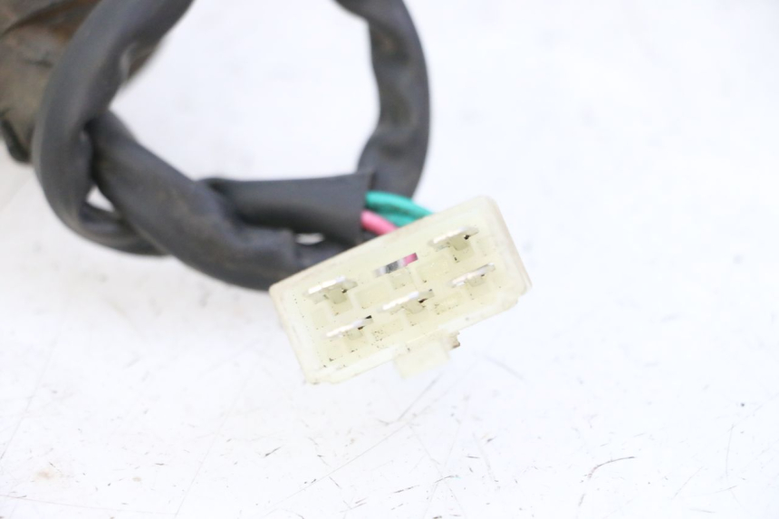 photo de COUPE CONTACT PEUGEOT TWEET 4T 50 (2014 - 2019) - Autre angle de vue