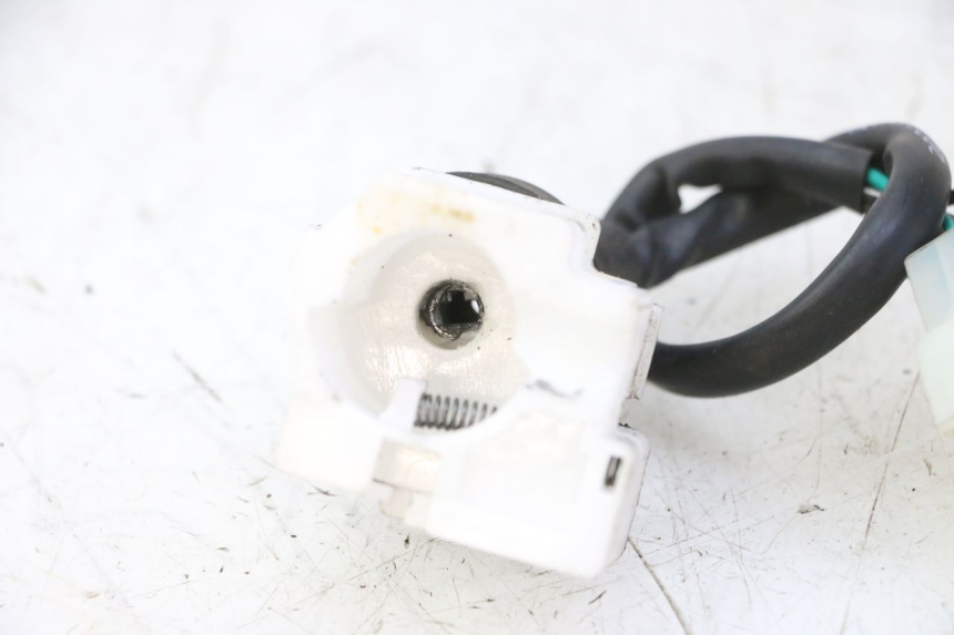 photo de COUPE CONTACT PEUGEOT TWEET 4T 50 (2018 - 2022) - Points de fixation