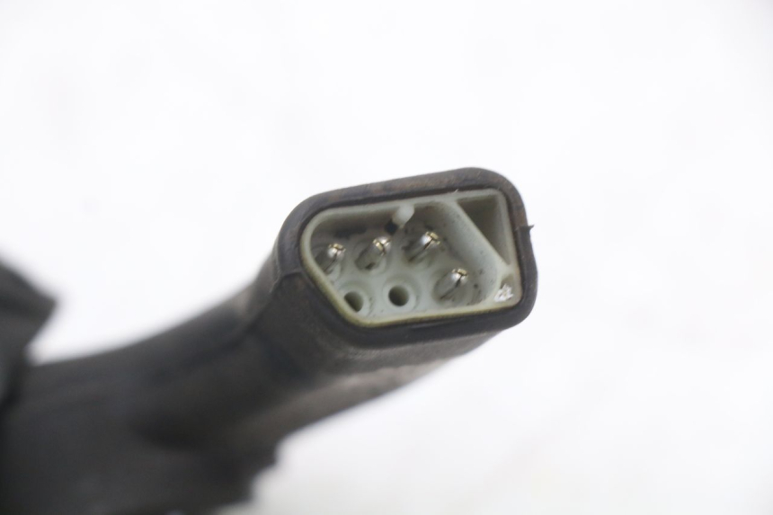 photo de COUPE CONTACT PIAGGIO TYPHOON 80 (1994 - 1997) - Autre angle de vue