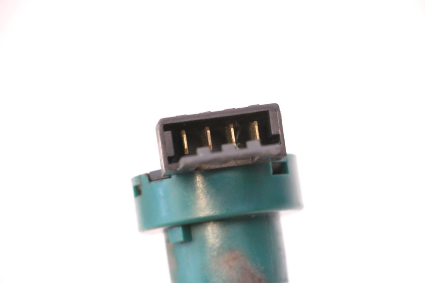 photo de COUPE CONTACT PIAGGIO VESPA PRIMAVERA 2T 50 (2013 - 2018) - Zoom état d’usage