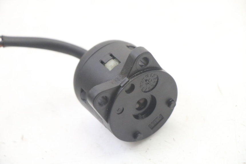 photo de COUPE CONTACT YAMAHA WHY 50 (1998 - 2000) - Détail de la pièce