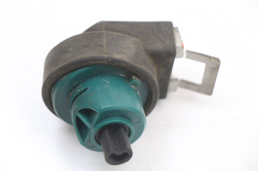 photo de COUPE CONTACT PIAGGIO X10 125 (2012 - 2017) - Détail de la pièce