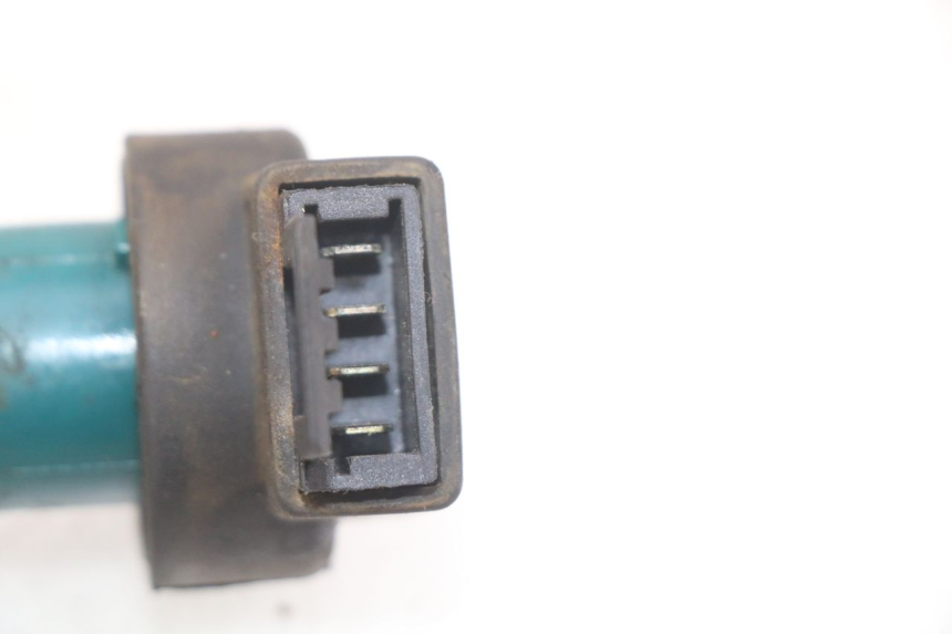 photo de COUPE CONTACT PIAGGIO X9 125 (2000 - 2003) - Zoom état d’usage