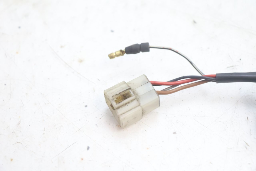 photo de COUPE CONTACT YAMAHA YP MAJESTY 125 (2002 - 2006) - Détail de la pièce
