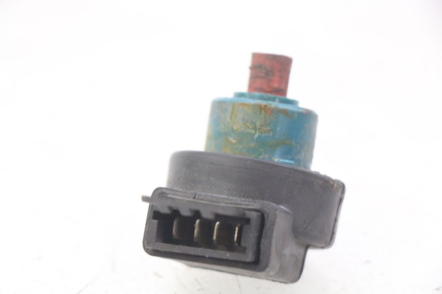 photo de COUPE CONTACT PIAGGIO ZIP 4T 50 (2018 - 2020) - Zoom état d’usage