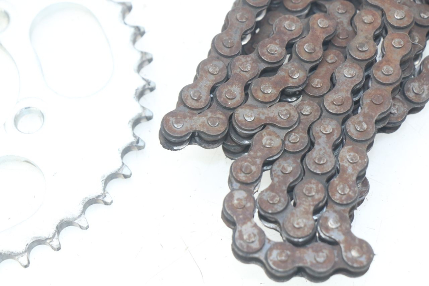 photo de COURONNE KAWASAKI KLX 110 (2010 - 2022) - Gros plan technique