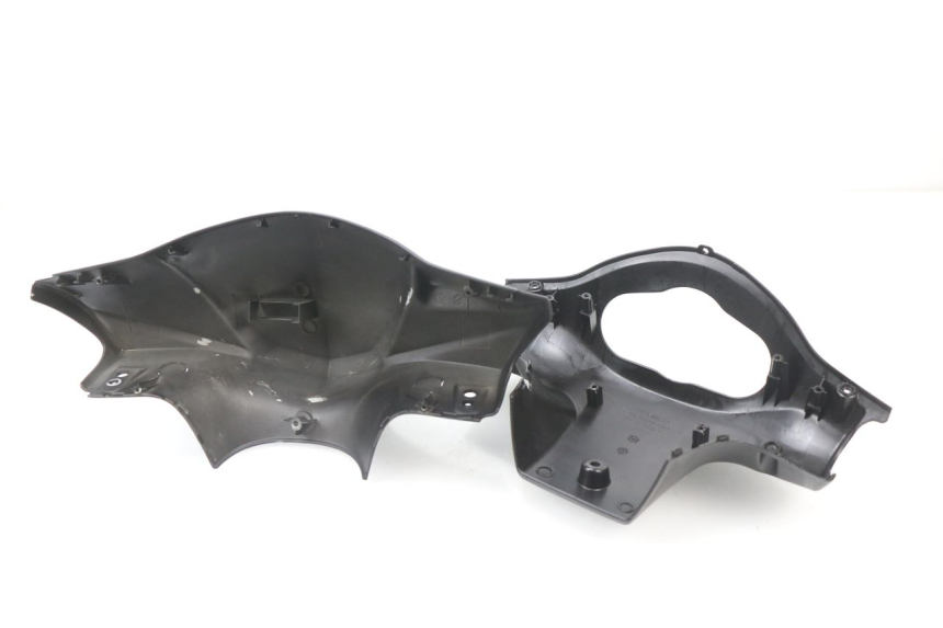 photo de COUVRE GUIDON  KYMCO AGILITY PREMIUM 50 (2007 - 2010) - État de surface