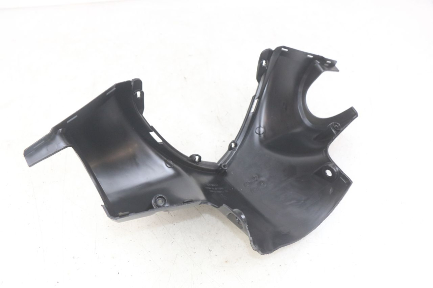 photo de COUVRE GUIDON ARRIERE KYMCO AGILITY 16+ 4T 50 (2018 - 2023) - Gros plan technique