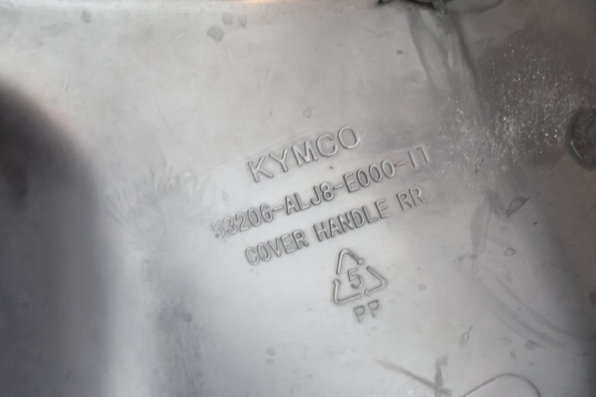 photo de COUVRE GUIDON ARRIERE KYMCO AGILITY 16+ 4T 50 (2018 - 2023) - Vue d’ensemble