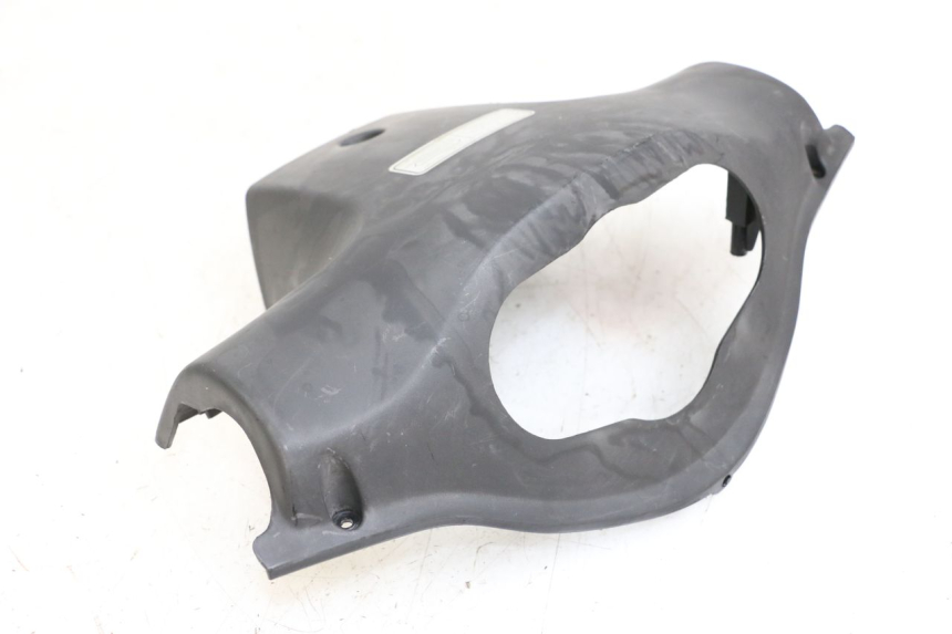 photo de COUVRE GUIDON ARRIERE KYMCO AGILITY 4T 50 (2005 - 2018) - Détail de la pièce