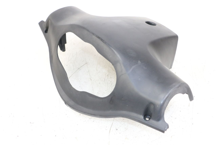 photo de COUVRE GUIDON ARRIERE KYMCO AGILITY 4T 50 (2005 - 2018) - Détail de la pièce