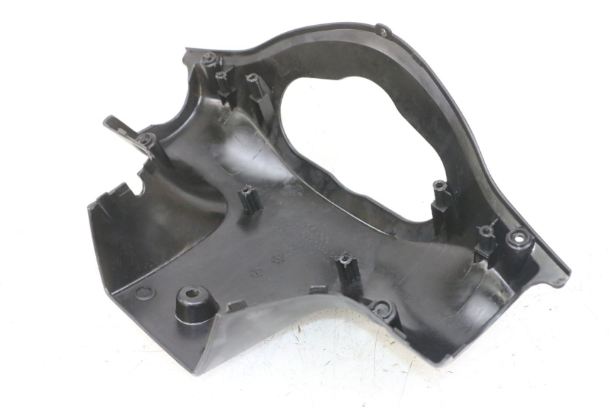 photo de COUVRE GUIDON ARRIERE KYMCO AGILITY 4T 50 (2005 - 2018) - Détail de la pièce