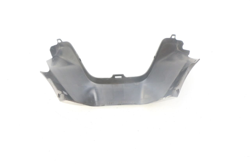 photo de COUVRE GUIDON ARRIERE SUZUKI AN BURGMAN 400 (2006 - 2010) - Gros plan technique