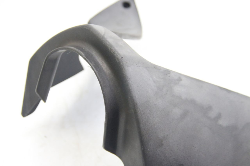 photo de COUVRE GUIDON ARRIERE APRILIA ATLANTIC 500 (2002 - 2003) - Détails caractéristiques