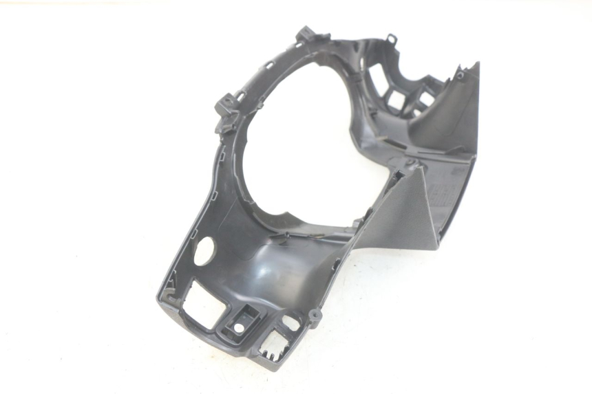 photo de COUVRE GUIDON ARRIERE PIAGGIO BEVERLY 125 (2010 - 2015) - Détail de la pièce