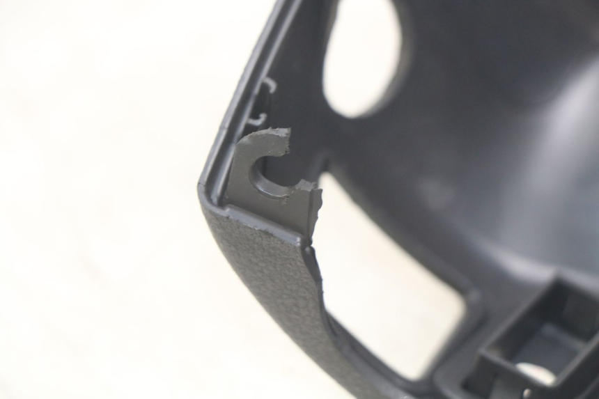 photo de COUVRE GUIDON ARRIERE PIAGGIO BEVERLY 125 (2010 - 2015) - Zoom état d’usage