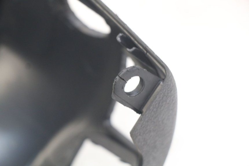 photo de COUVRE GUIDON ARRIERE PIAGGIO BEVERLY 125 (2010 - 2015) - Autre angle de vue