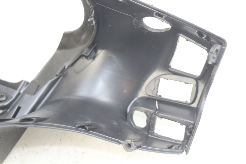 photo de COUVRE GUIDON ARRIERE PIAGGIO BEVERLY 125 (2010 - 2015) - Gros plan technique