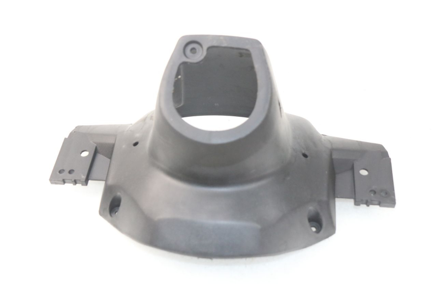 photo de COUVRE GUIDON ARRIERE PGO BIG MAX 50 (2001 - 2009) - Détail de la pièce