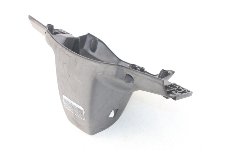 photo de COUVRE GUIDON ARRIERE PGO BIG MAX 50 (2001 - 2009) - Autre angle de vue