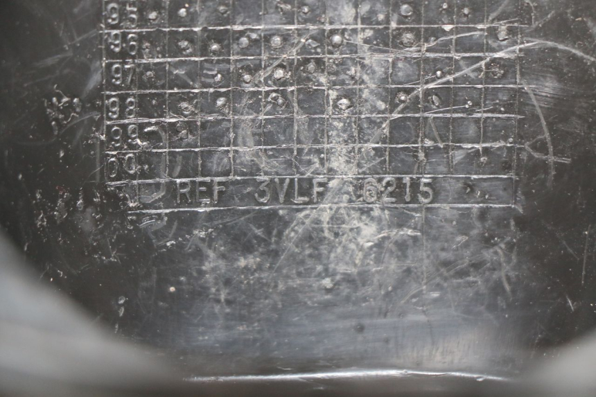 photo de COUVRE GUIDON ARRIERE MBK BOOSTER SPIRIT 50 (1999 - 2003) - Détail de la pièce