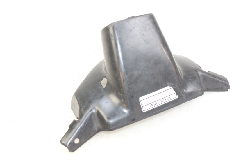 photo de COUVRE GUIDON ARRIERE MBK BOOSTER SPIRIT 50 (1999 - 2003) - Autre angle de vue