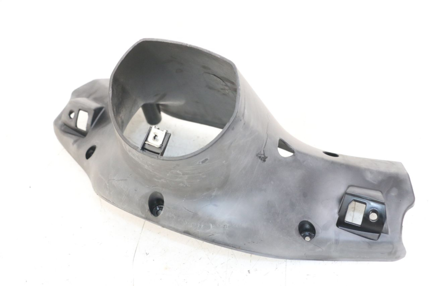 photo de COUVRE GUIDON ARRIERE MBK BOOSTER SPIRIT 50 (2004 - 2017) - Vue principale