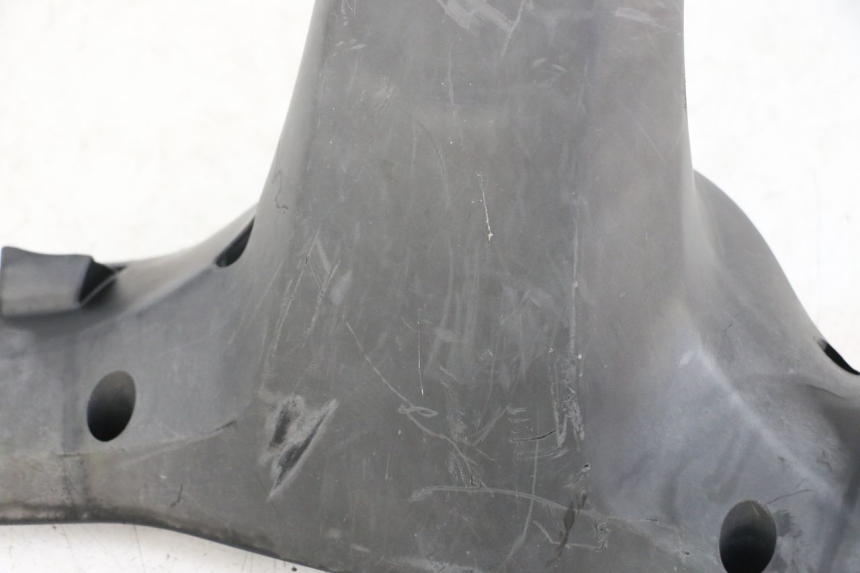 photo de COUVRE GUIDON ARRIERE MBK BOOSTER SPIRIT 50 (2004 - 2017) - Zoom état d’usage