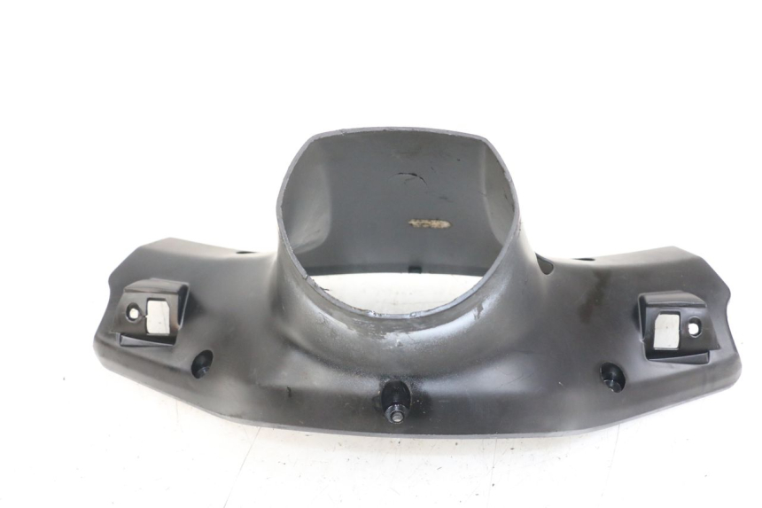 photo de COUVRE GUIDON ARRIERE MBK BOOSTER SPIRIT 50 (2004 - 2017) - Points de fixation