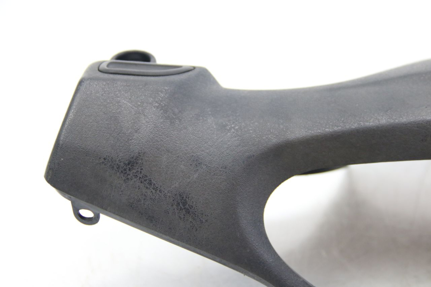 photo de COUVRE GUIDON ARRIERE DERBI BOULEVARD 50 (2009 - 2006) - Vue rapprochée