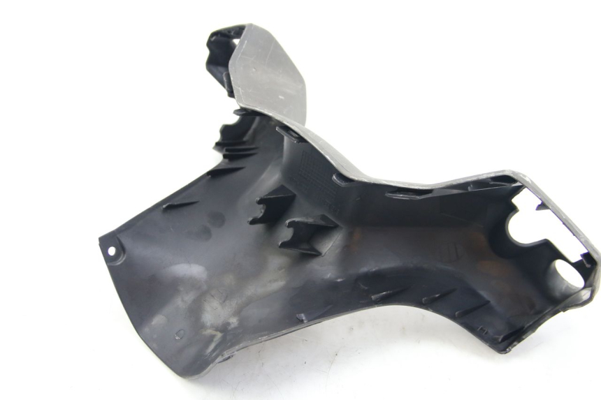 photo de COUVRE GUIDON ARRIERE SUZUKI BURGMAN 125 (2007 - 2014) - Autre angle de vue