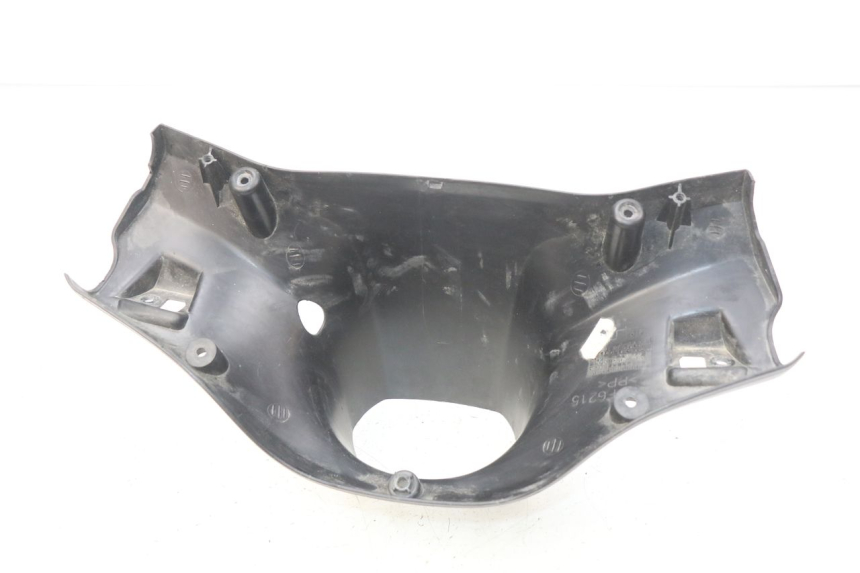 photo de COUVRE GUIDON ARRIERE YAMAHA BW'S 50 (2004 - 2017) - Gros plan technique