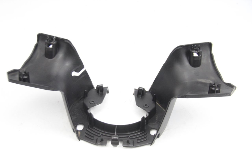 photo de COUVRE GUIDON ARRIERE PEUGEOT CITYSTAR 50 (2013 - 2017) - Détail de la pièce