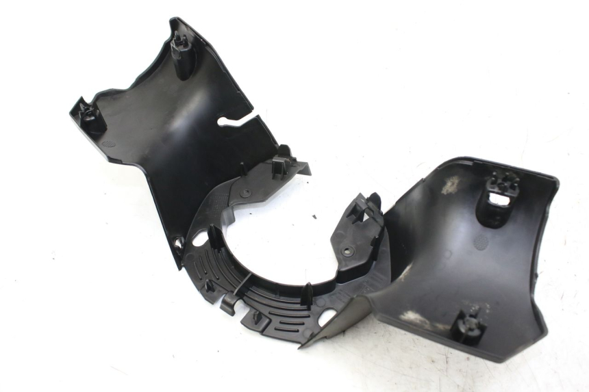 photo de COUVRE GUIDON ARRIERE PEUGEOT CITYSTAR 50 (2013 - 2017) - Gros plan technique