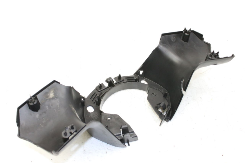 photo de COUVRE GUIDON ARRIERE PEUGEOT CITYSTAR 50 (2013 - 2017) - Vue d’ensemble