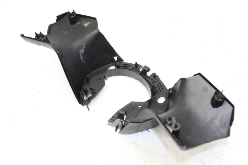 photo de COUVRE GUIDON ARRIERE PEUGEOT CITYSTAR 50 (2013 - 2017) - Points de fixation