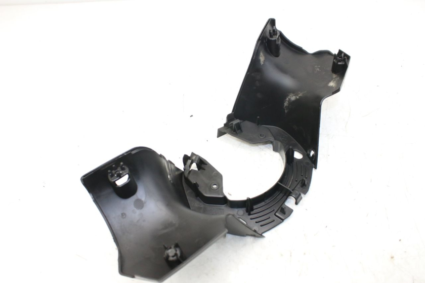 photo de COUVRE GUIDON ARRIERE PEUGEOT CITYSTAR 50 (2013 - 2017) - État de surface