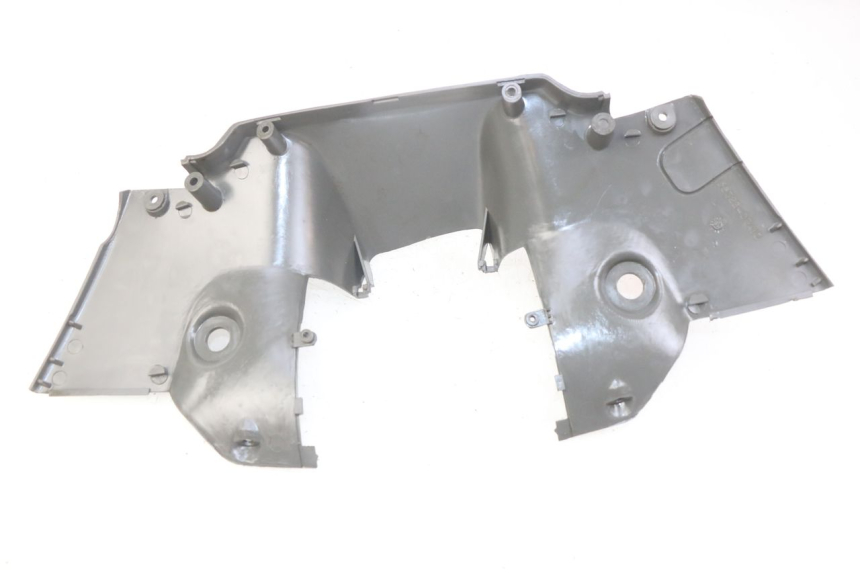 photo de COUVRE GUIDON ARRIERE SUZUKI CP 80 (1985 - 1996) - Gros plan technique