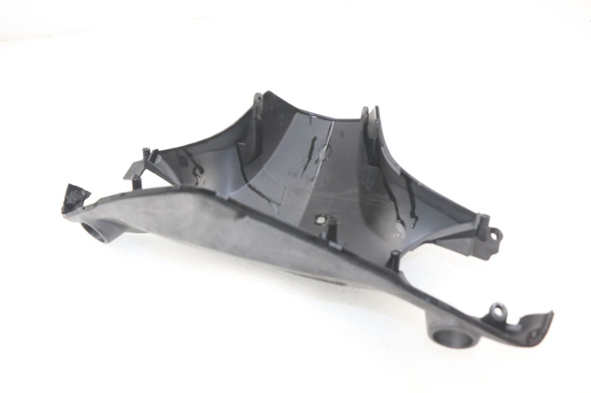 photo de COUVRE GUIDON ARRIERE YAMAHA CYGNUS X 125 (2004 - 2007) - Détail de la pièce