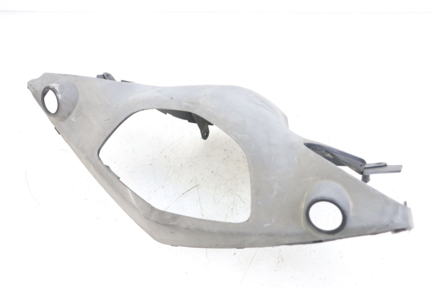 photo de COUVRE GUIDON ARRIERE YAMAHA CYGNUS X 125 (2004 - 2007) - Gros plan technique