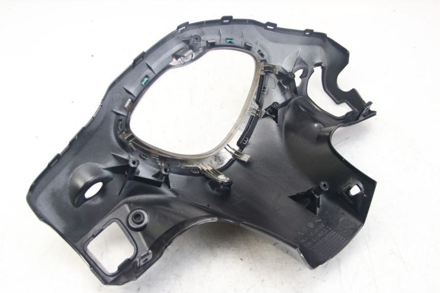 photo de COUVRE GUIDON ARRIERE YAMAHA D'ELIGHT DELIGHT 125 (2017 - 2020) - Zoom composants