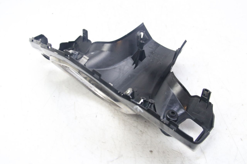 photo de COUVRE GUIDON ARRIERE YAMAHA D'ELIGHT DELIGHT 125 (2017 - 2020) - Marquages et références