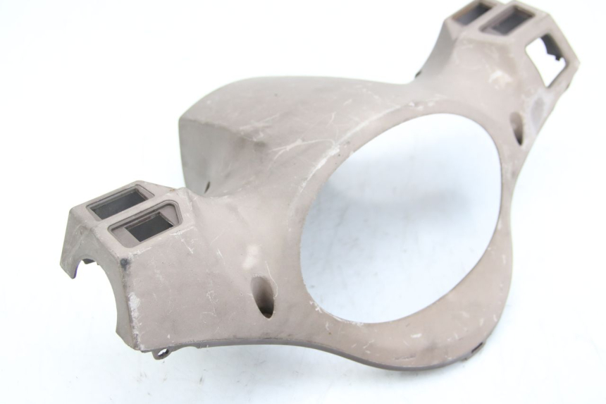 photo de COUVRE GUIDON ARRIERE SYM FIDDLE 2 125 (2010 - 2013) - Détail de la pièce