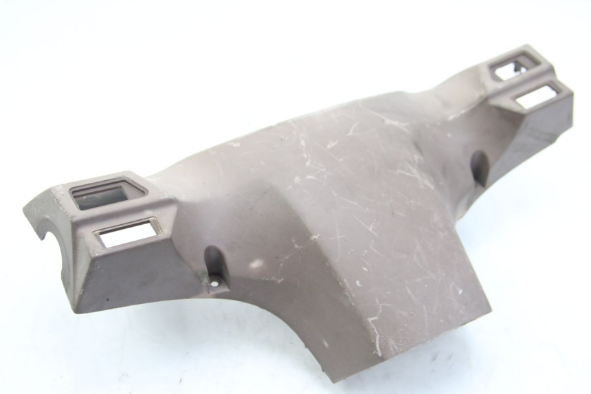 photo de COUVRE GUIDON ARRIERE SYM FIDDLE 2 125 (2010 - 2013) - Gros plan technique