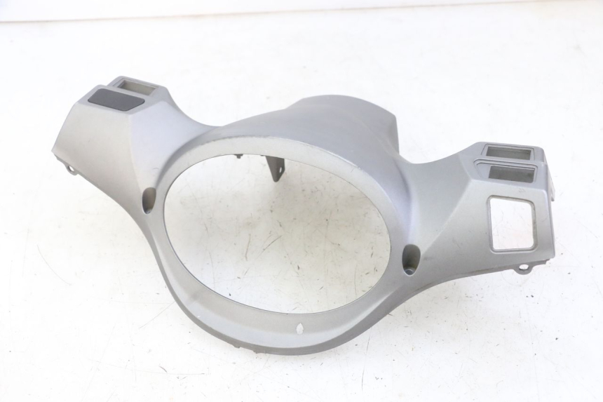 photo de COUVRE GUIDON ARRIERE SYM FIDDLE 3 III 125 (2014 - 2020) - Détails caractéristiques