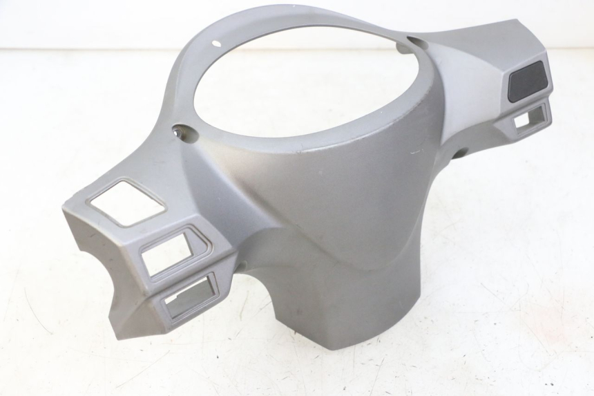 photo de COUVRE GUIDON ARRIERE SYM FIDDLE 3 III 125 (2014 - 2020) - Vue rapprochée